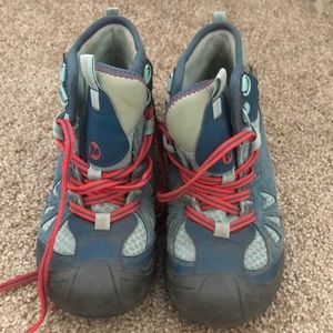 Size 1 Girls Merrell Hiking Boots